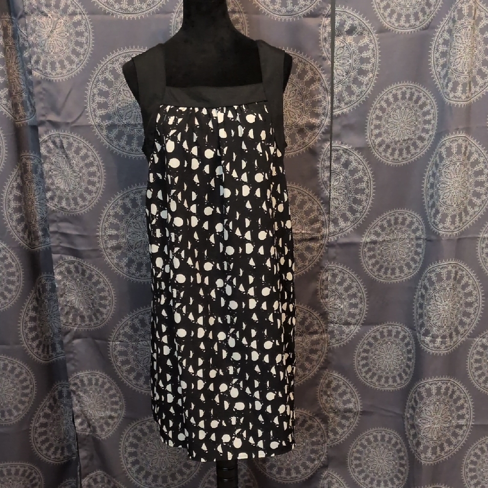 Sleeveless Black & White Abstract Midi Dress